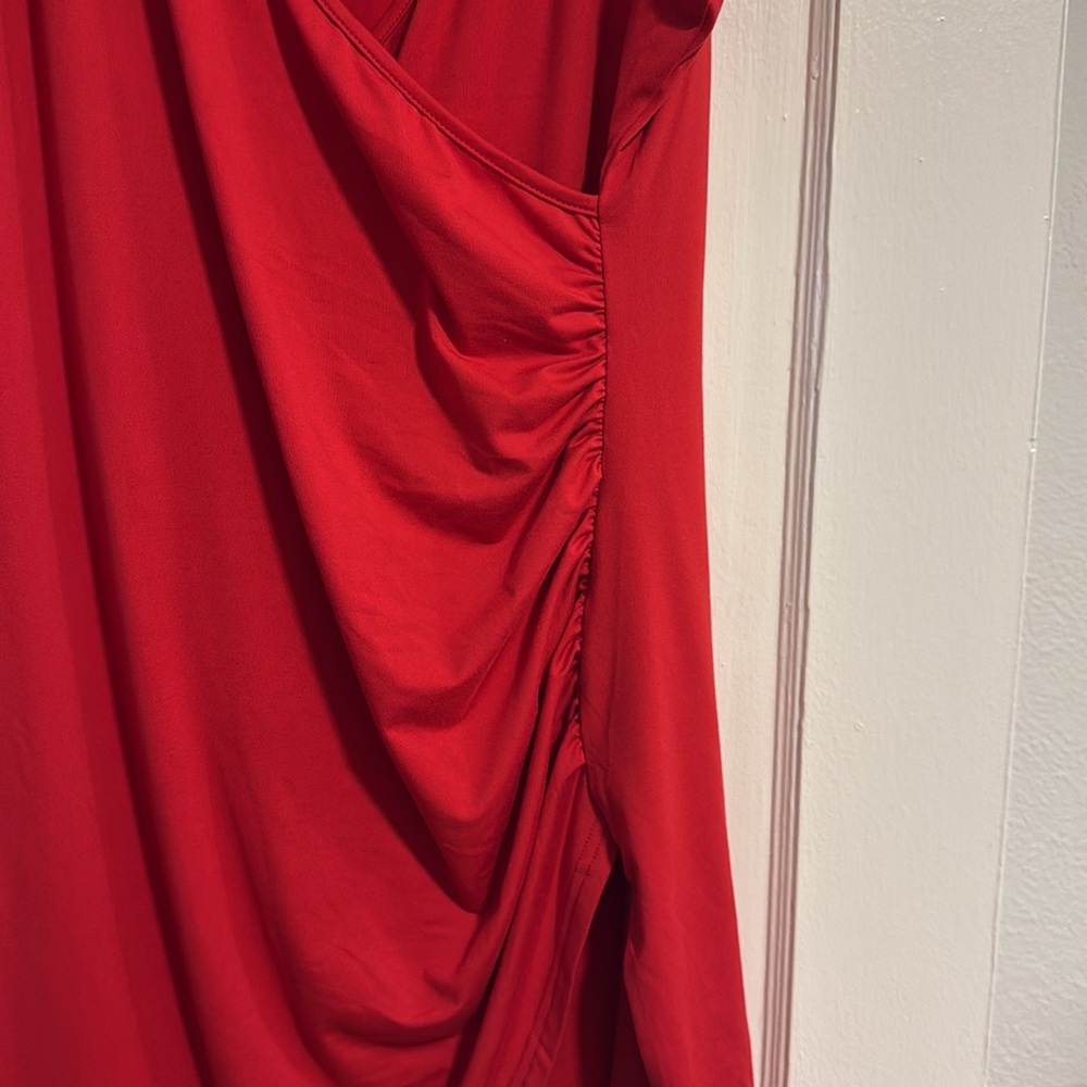 Sexy red dress NWOT - Picture 2 of 4